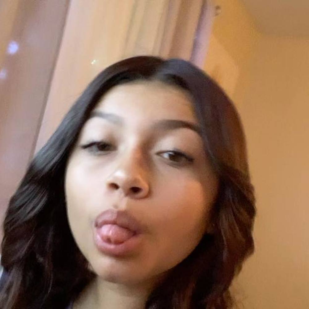 Meet your Posher, Iliana